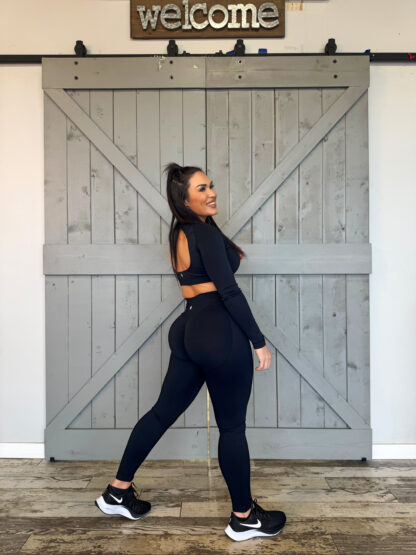 Fit Booty Seamless Longe Sleeve Contour Set - Image 14